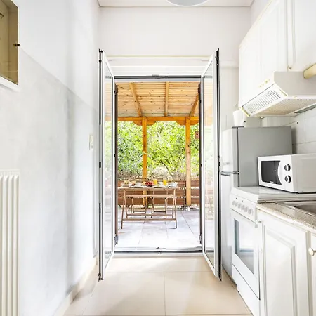Cozy Studio In Central Glyfada-2